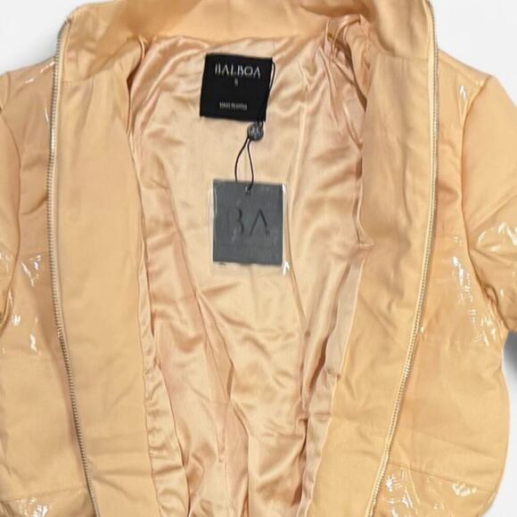 NWT Beige PufferJacket
Multiple Sizes Available! - Picture 9 of 9